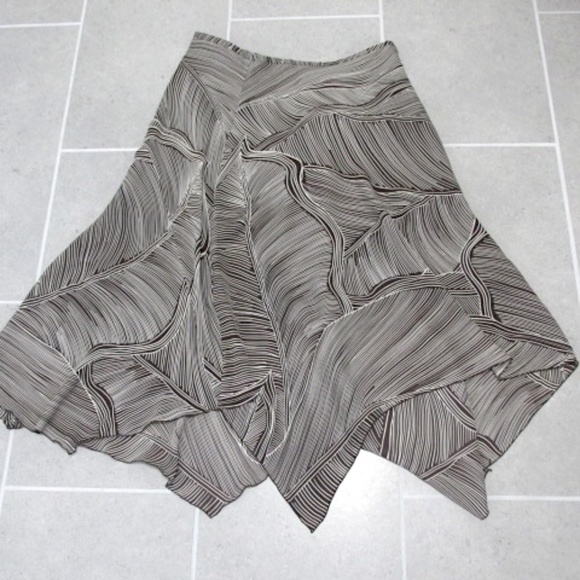 Nygard Asymmetrical Midi Skirt, Size 16 - Picture 6 of 10